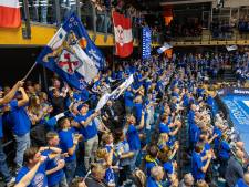 Basketballers ZZ Leiden pakken na bizarre slotfase tegen Donar nationale titel