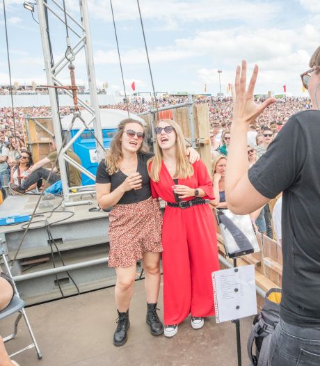 Concert at Sea is ideaal festival voor mensen met beperking: ‘Leuke tijd dankzij gebarentolk’