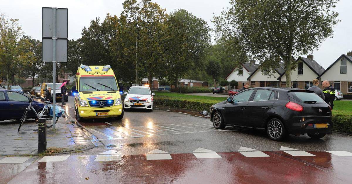 Jonge fietsster gewond door aanrijding in Kampen.