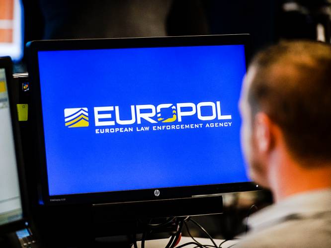 Europol neemt 4,7 miljoen valse producten in beslag bij twee grote namaakbendes