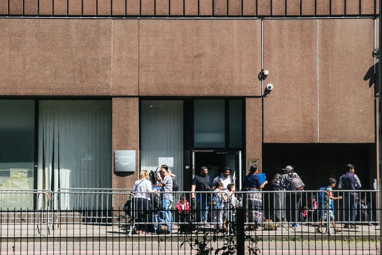 Bij de Dienst Vreemdelingenzaken (DVZ) is de achterstand wel teruggelopen.  Beeld Alexander D'Hiet