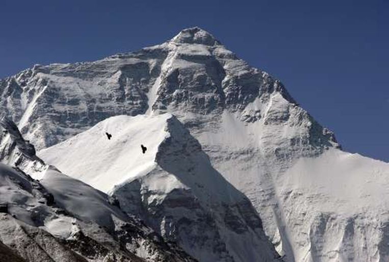 Expeditie klaar om Mount Everest met Olympische vlam te beklimmen