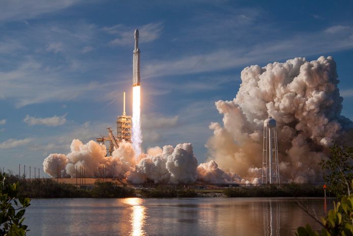 De lancering van de Falcon Heavy op 6 februari 2018.