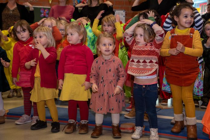 Kaatje kwam langs bij de peuters van Sint-Macharius in Laarne voor een feestje.