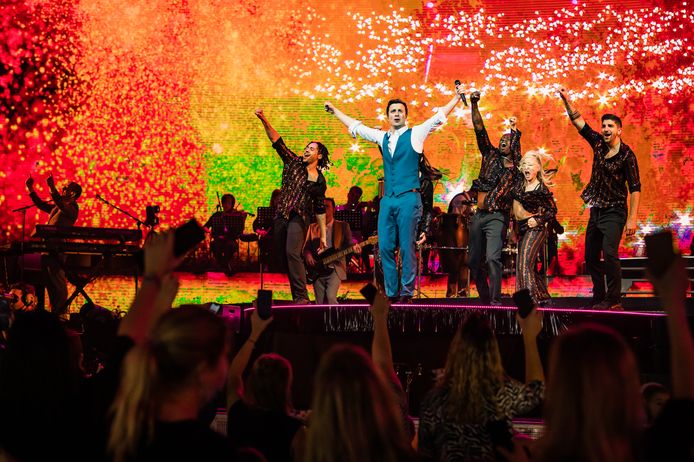 Het Sportpaleis afgelopen weekend, toen er nog staanplaatsen waren, die zijn wel verboden intussen.