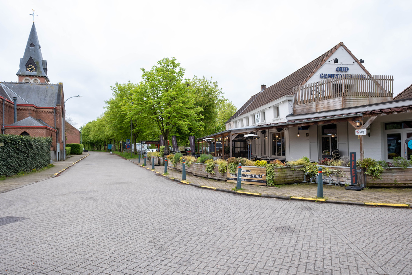MIJN DORP. Het SintAmands van auteur Sandra J. Paul “Als ik door dat