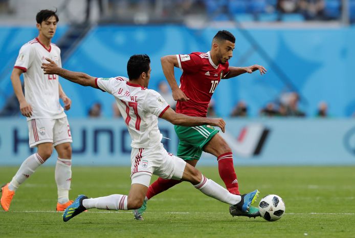 Bizar Ontslag In Turkije Galatasaray Zet Belhanda Op Straat Na Kritiek Op Grasmat Buitenlands Voetbal Ad Nl