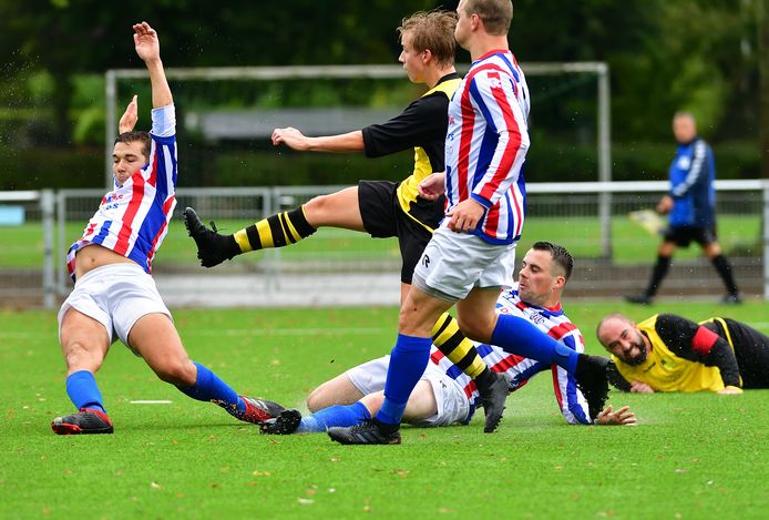 METO (hier op archieffoto tegen NSV) won knap van buurman Grenswachters.
