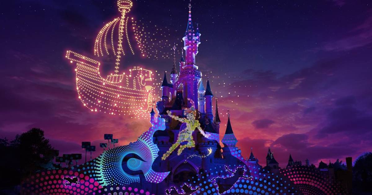 Unveiling Disneyland Paris’ Spectacular Evening Show: Peter Pan, Pirate Ships, and Mesmerizing Parades!