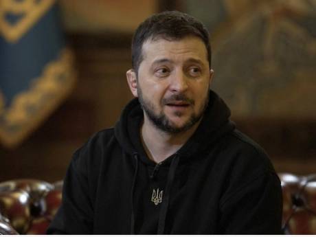 Zelensky apprend en pleine interview que l’Allemagne va livrer des chars Leopard à l’Ukraine