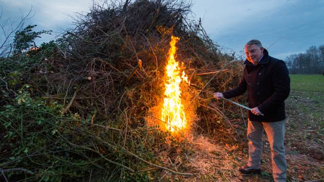 Paasvuren Vechtdal mogen branden ondanks nabije natuur: Dalfser bakens al klein genoeg