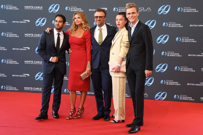 Le cast de “Demain nous appartient": Samy Gharbi, Ingrid Chauvin, Alexandre Brasseur, Camille Genau et Hector Langevin.