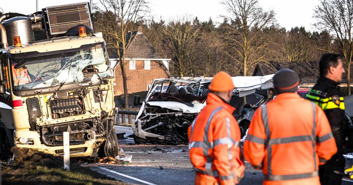 Vijf Doden Bij Zwaar Ongeval In Nederlandse Helmond Buitenland Hln Be