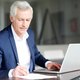 Een manager behandelt gemiddeld 30.000 berichten per jaar. Zinvol?