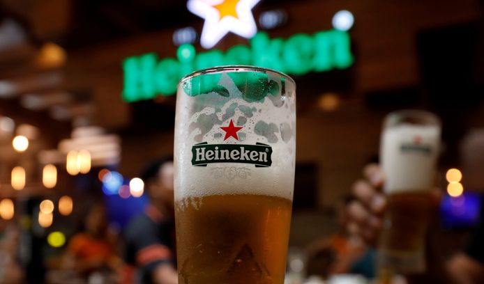 Heineken verwacht in het eerste kwartaal twee procent minder bier te hebben verkocht.