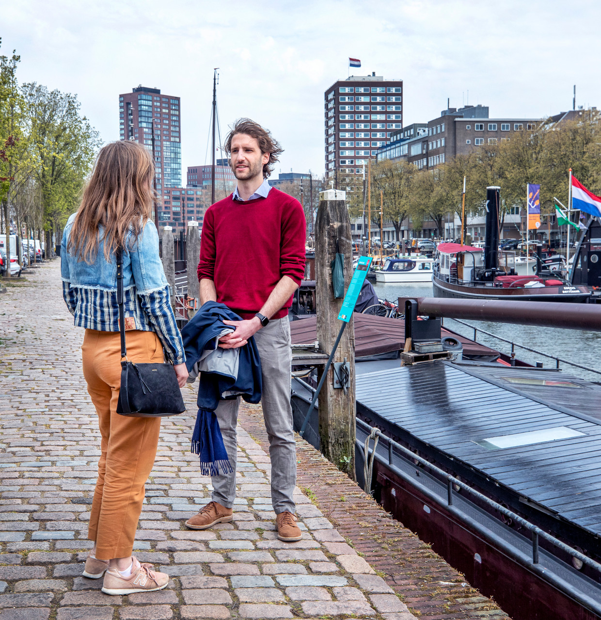 Annemiek (l) en Philippe beleven hun eerste date met behulp van Breeze. Beeld Raymond Rutting / de Volkskrant