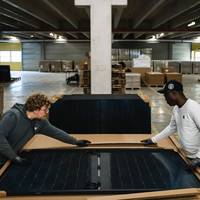 Straks ook hier verkrijgbaar: zonnepaneel met stekker: ‘Dit scheelt 10 tot 20 procent op je energiefactuur’