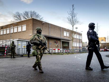 Advocaten Nabil B. halen snoeihard uit naar OM: ‘Gaan onmenselijk om met kroongetuige’