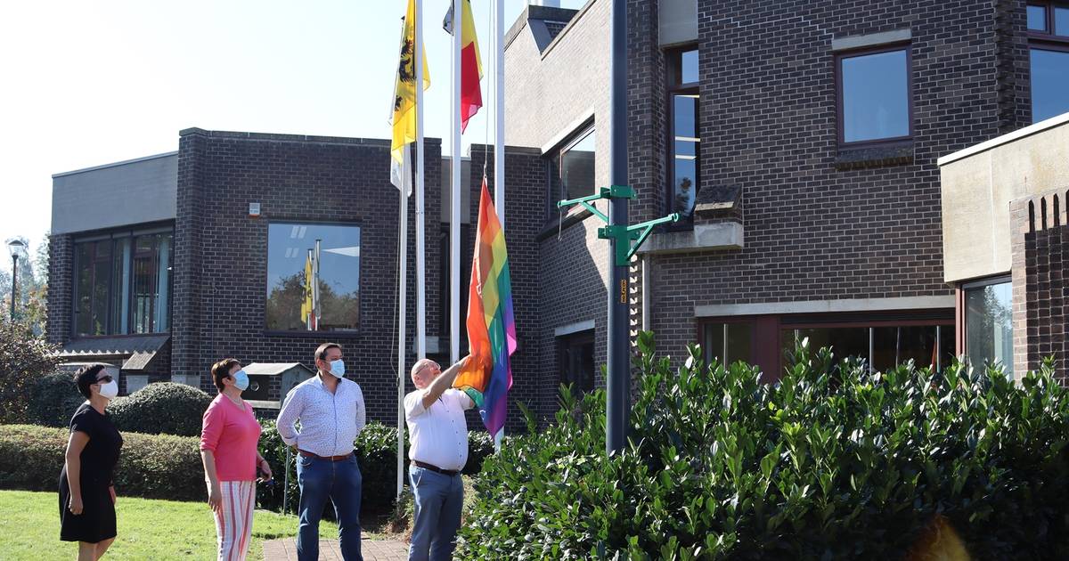 Gemeente ErpeMere hijst vredesvlag ErpeMere hln.be