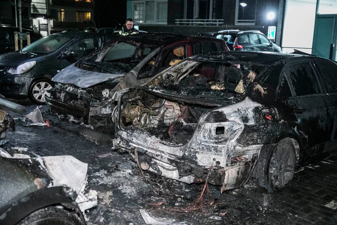 De verkoolde auto's in Nijmegen.