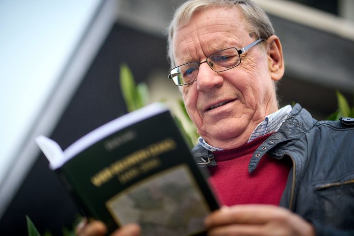 Derk Willem Izaks, schrijver van het boek Vier Eeuwen Izaks over de geschiedenis van zijn eigen familie, diep geworteld in Twente en de Achterhoek

Foto: Phil Nijhuis