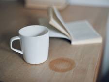 'Kringen en vetvlekken zijn prima uit de houten tafel te verwijderen'