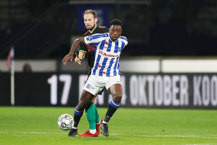 Anthony Musaba was even een plaaggeest voor de Ajax-defensie.