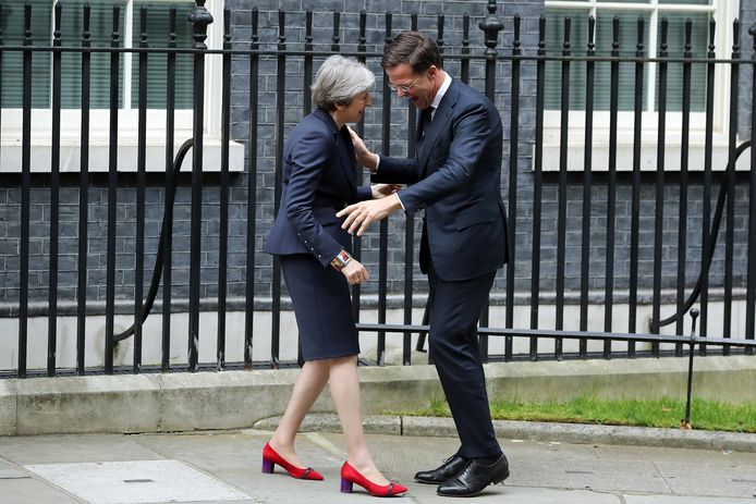 Mark Rutte tijdens zijn laatste bezoek aan de Britse premier Theresa May. Door de Brexit raakt  Nederland straks een oude bondgenoot in Europa kwijt.