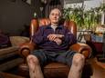 Jaap van der Zwaan (83) zat vast op het dak. Heeft er kapotte knieen aan overgehouden.