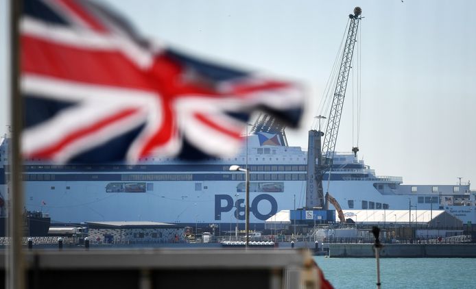 Een P&O ferry in de haven van Dover eerder vandaag.