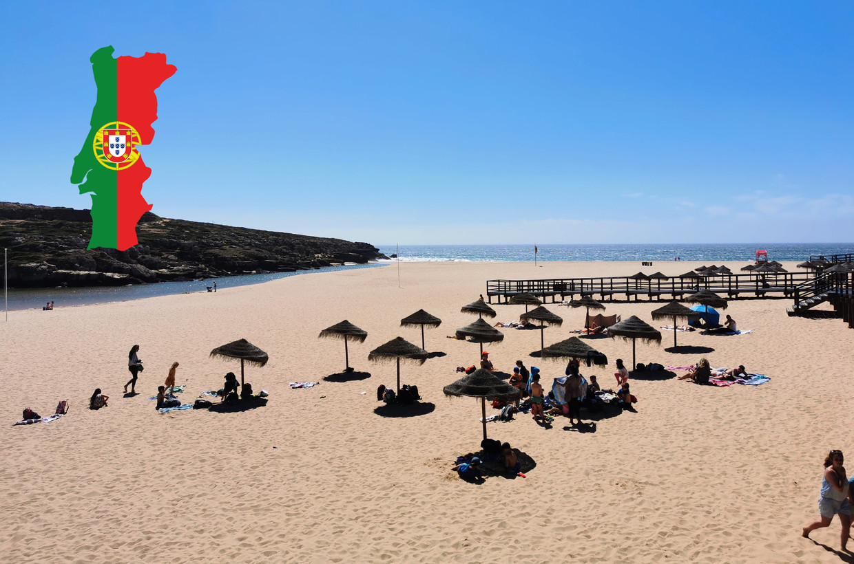 Op de stranden moet drie meter afstand zitten tussen de parasols. Beeld Marlies van Leeuwen