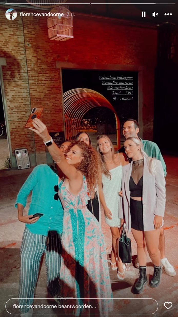 Florence, Dziopi, Candice, Laura, Tatiana e Christophe.