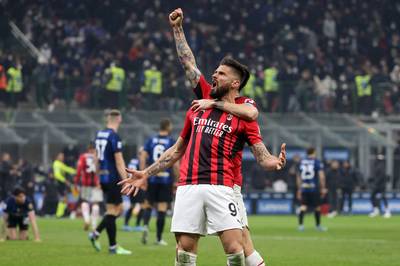 Football Talk. Milan wint derby tegen Inter - Blessin en Vanheusden bikkelen zich met Genoa naar punt op veld van AS Roma