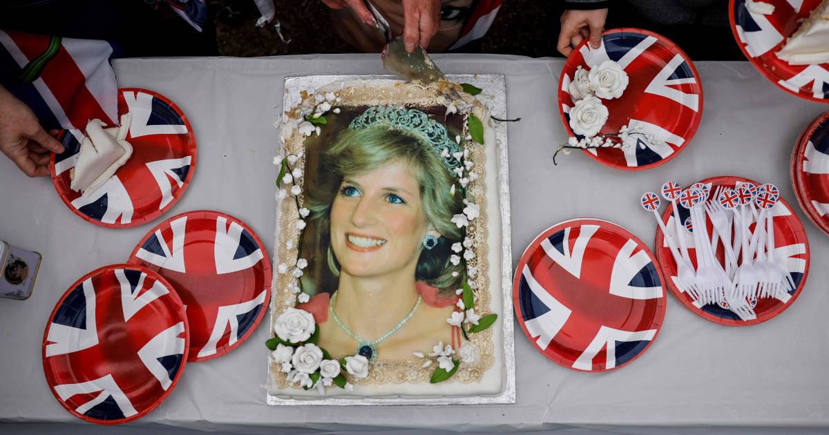 Britten, broer en Elton John herdenken Diana 25 jaar na tragische dood