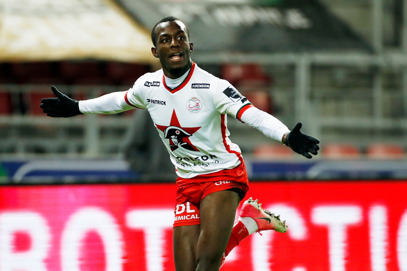 Tijdens illegale straatrace vol op bushokje JeanLuc Dompé, ex