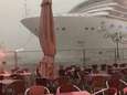 VIDEO. Cruiseschip ramt bijna kade tijdens storm in Venetië