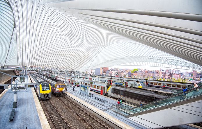 Het nieuwe TGV-station in Luik is strak en modern.