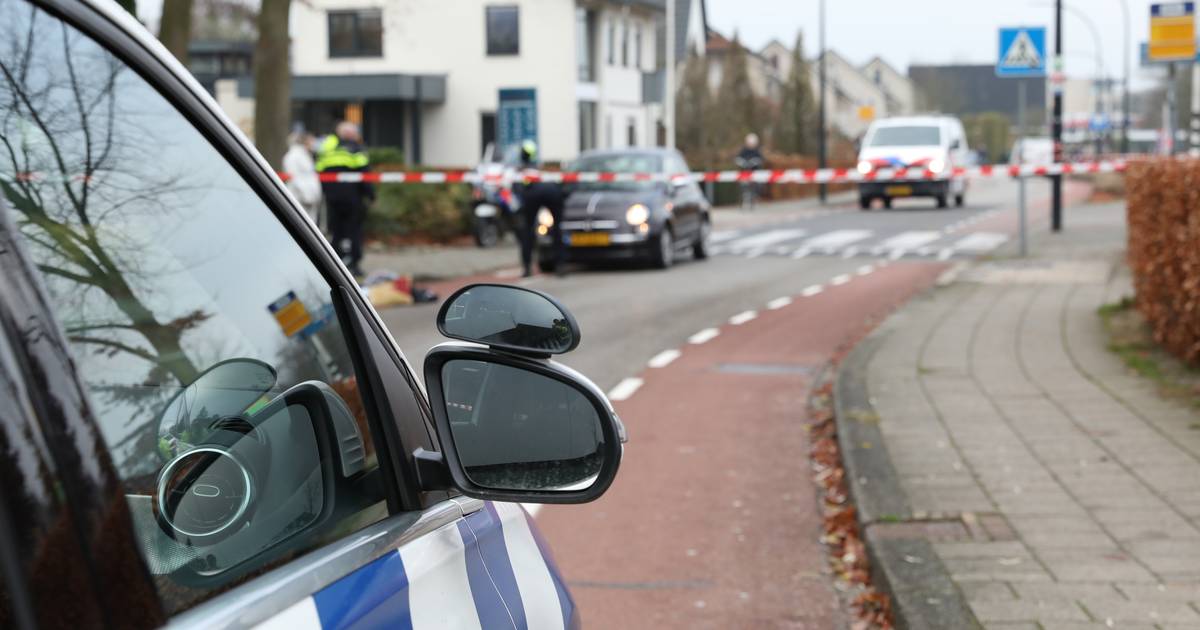 Voetgangster met spoed naar ziekenhuis na aanrijding in Borne.