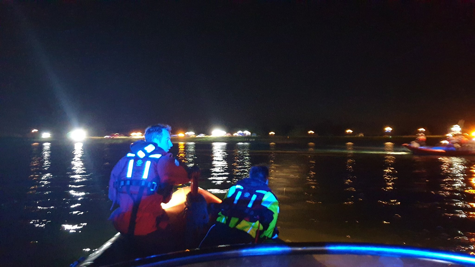 Gisteravond heeft een grote zoekactie plaatsgevonden naar de vermiste Penny de Jager (23) in het Markermeer ter hoogte van Venhuizen.