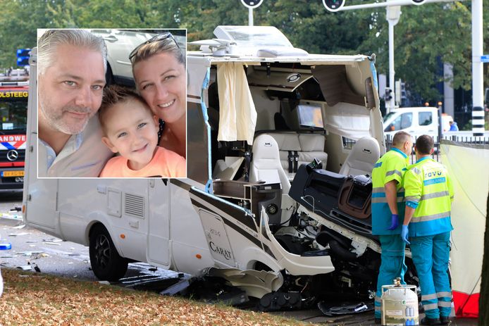 Dodelijk ongeluk met camper in Utrecht na botsing met trein. Inzet: het Belgische gezin