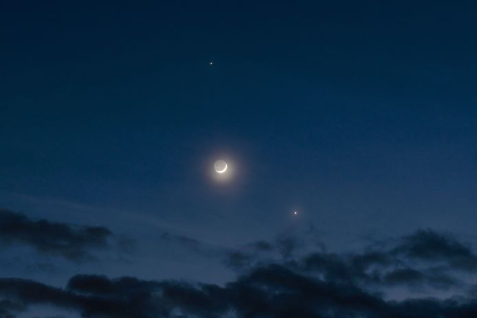 Jupiter (boven), de maan en venus (rechts)op 22 februari.