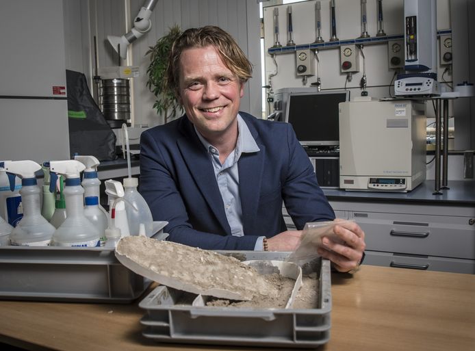 Sinds 2015 is Jaap Knotter lector Advanced Forensic Technology. Van hem komt het idee voor de moord- database.