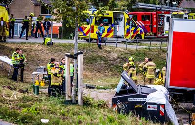 Was chauffeur afgeleid of onder invloed van drugs of medicijnen? “Diepgravend onderzoek” beloofd naar truckdrama met 6 doden in Nederland