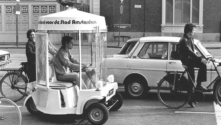 Eind jaren zeventig was de elektrische witkar een vertrouwde verschijning in het straat­beeld Beeld anp