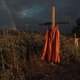 Amber Bracken wint World Press Photo met foto van graven van ‘heropgevoede’ oorspronkelijke bewoners