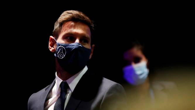 Messi tekent tweejarig contract en gaat spelen met rugnummer 30: ‘Past perfect bij mijn ambities’