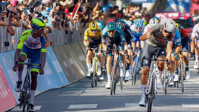 ‘Smiley-ruzie’ Mathieu van der Poel en Biniam Girmay nu al gesmoord met duimpje: ‘Reactie verkeerd opgevat’