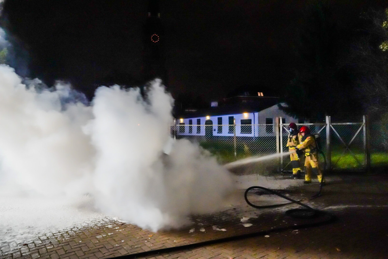 Autobrand op Wezelstraat in Eindhoven