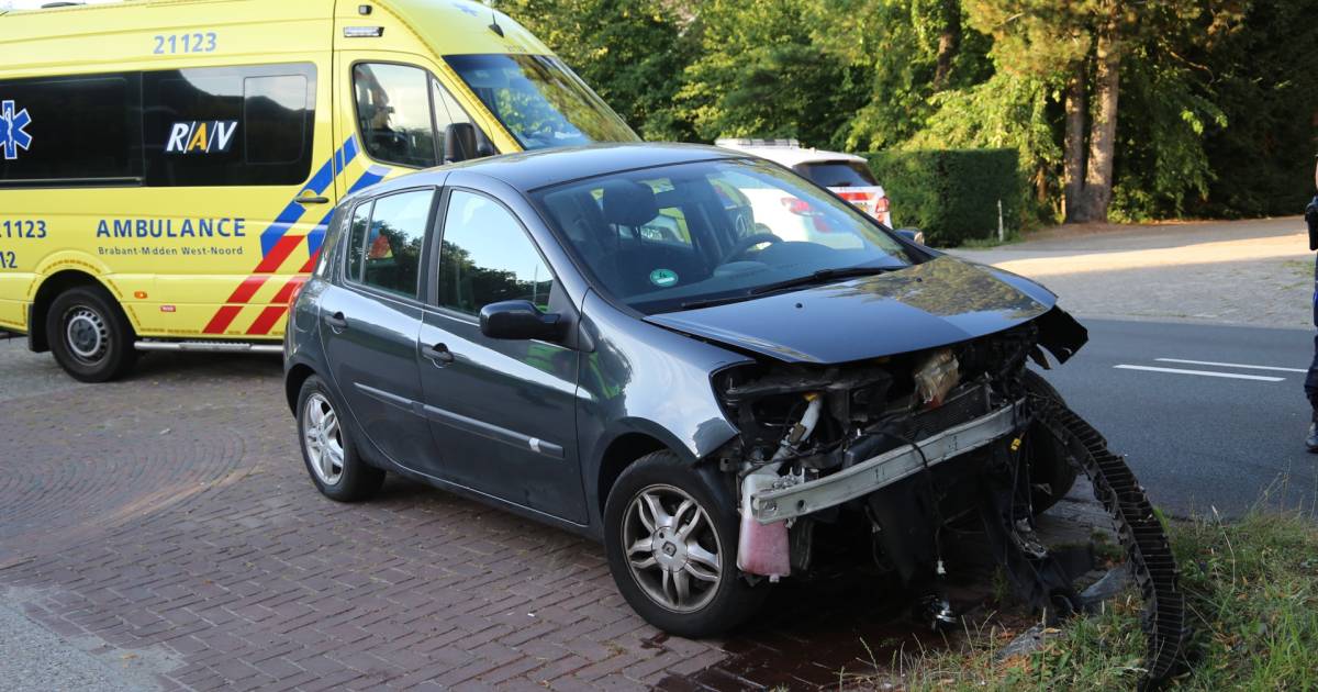 Automobilist gewond bij botsing met twee auto’s in Sint-Oedenrode.