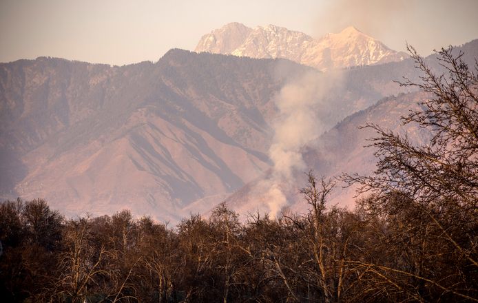 Een wereldwijdebron van zorg voor biologen. De winter is bijna voorbij in het noorden van India maar bijvoorbeeld op deze bergketen in Kashmir moet de eerste sneeuw nog vallen. Normaal ziet deze bergketen wit van de sneeuw in februari. Het gebrek aan smeltwater straks zal bijdragen aan de droogte in de regio.